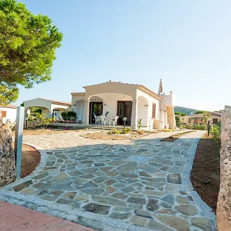 Sant'Anna Charming Apartments Budoni Exterior photo